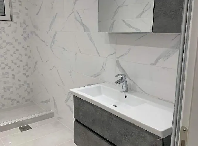 Moulinos Loft شقة